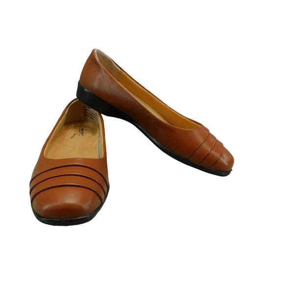 Easy Street Womens Flats Shoes Tan Hayes  Size 6WW New - Picture 1 of 7